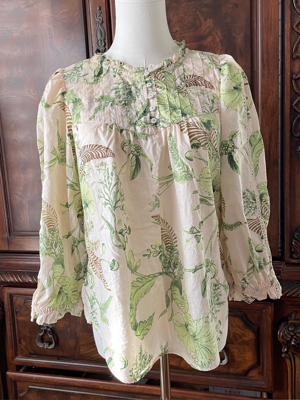 Talbots Womens S Botanical Floral Blouse 100% Cotton Pintuck Ruffle Boho Top